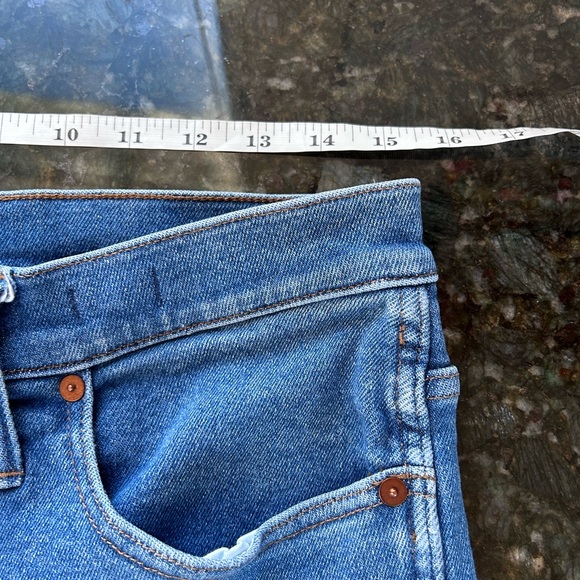 Madewell Stovepipe Jeans. Classic medium wash. High waist. Straight leg. Size 30 - Picture 14 of 16